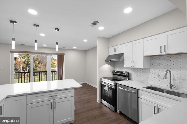 Building Photo - 10053 Windstream Dr