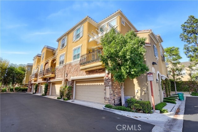 Building Photo - 303 Terra Bella