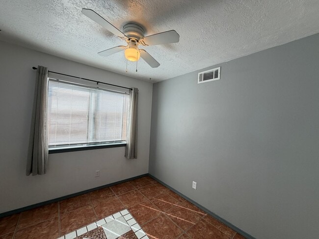 Building Photo - 5812 Brahma Dr NW