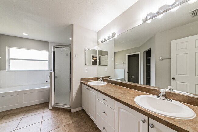 Building Photo - 2815 93rd Ct E