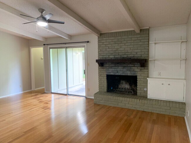 Building Photo - Great Home in North Austin!