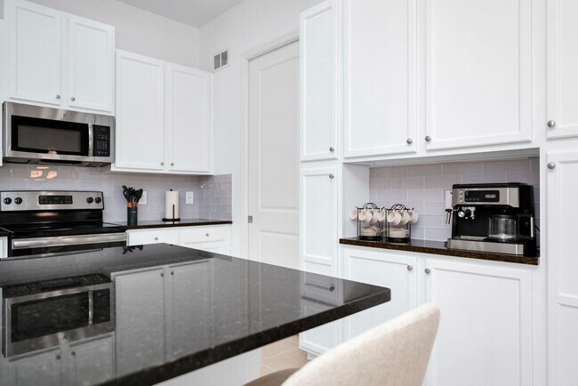 Building Photo - 302 Captiva Dr