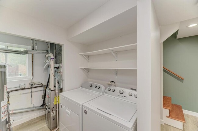 Building Photo - 1549 Revere Cir