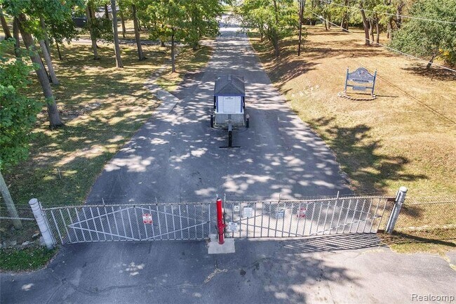 Building Photo - 4171 Mapleleaf Rd