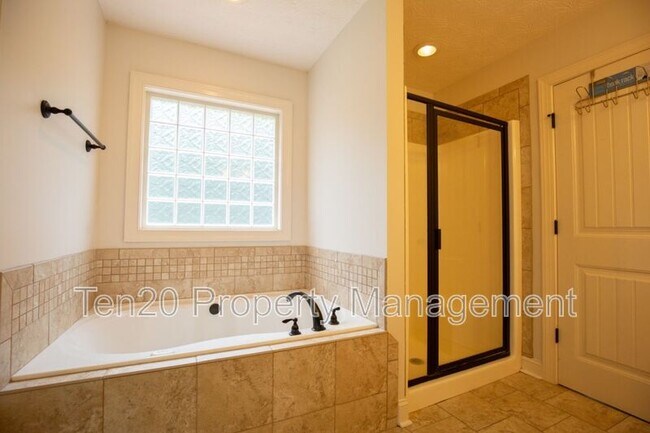Building Photo - 7177 Helen Dr