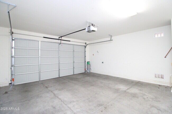 Building Photo - 1819 W Bonanza Dr
