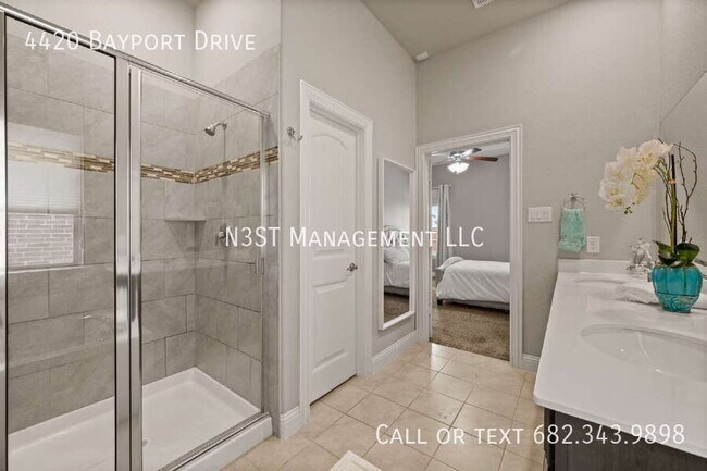 Building Photo - 4420 Bayport Dr