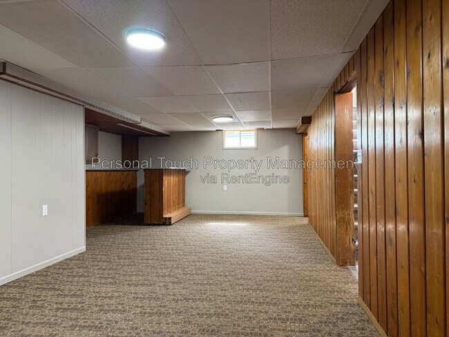 Building Photo - 413 22nd St S