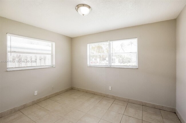 Building Photo - 3333 NW 32nd Ct