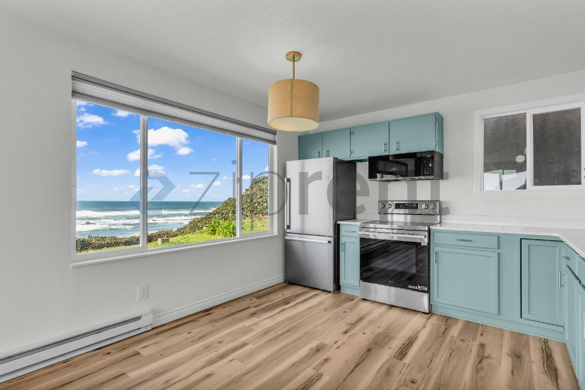 Building Photo - 3549 NW Jetty Ave