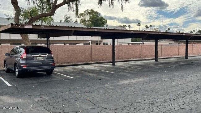 Building Photo - 1055 W 5th St