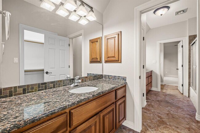 Building Photo - 4008 Sugarloaf Dr