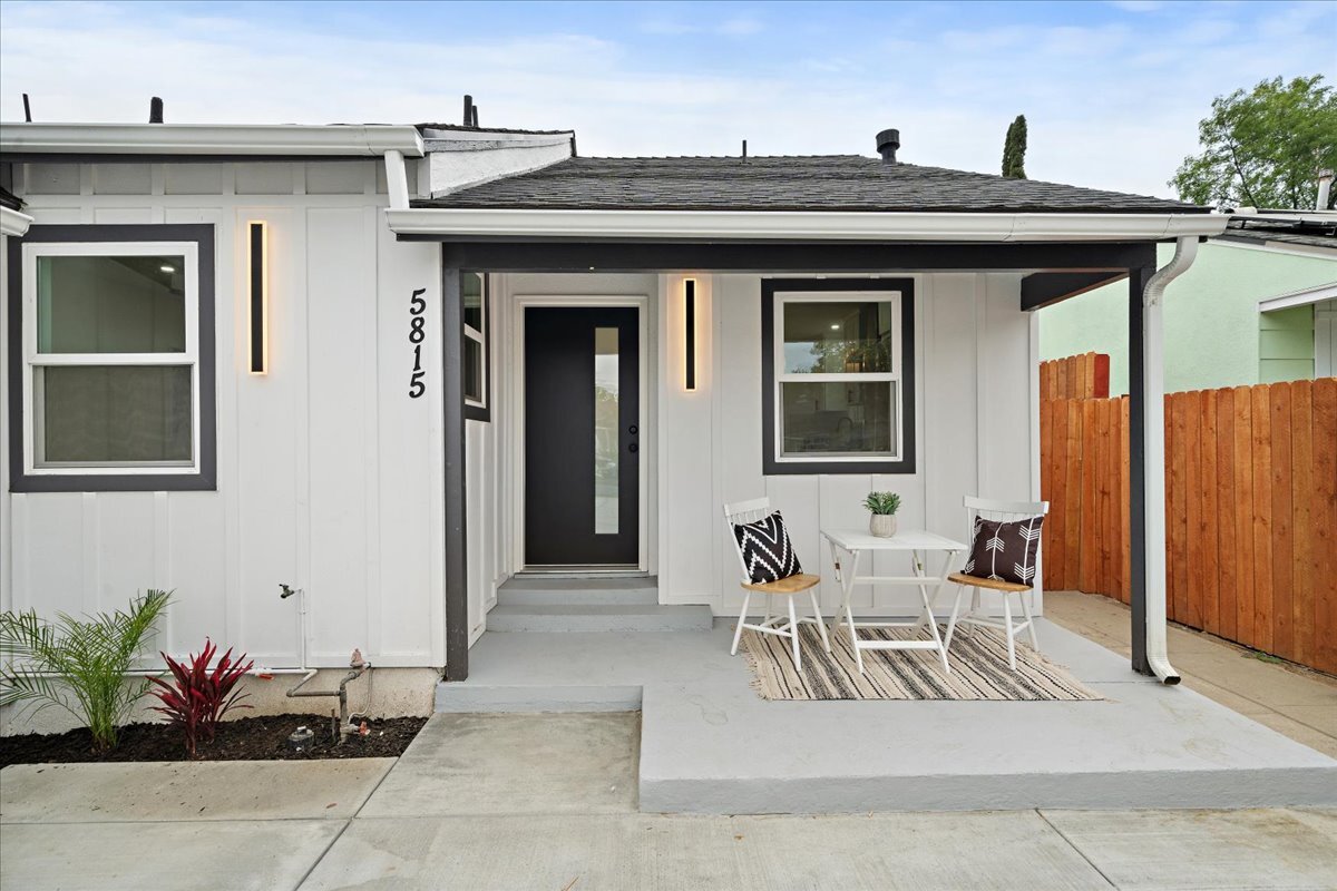 Building Photo - 5815 Saloma Ave