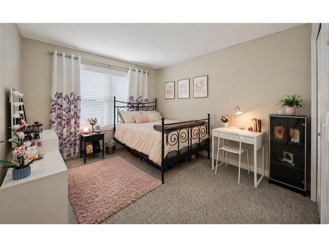 Building Photo - 429 Mario Dr