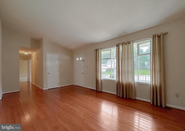 Building Photo - 109 Morris Dr
