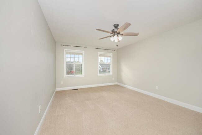 Building Photo - 125 Fieldstone Dr