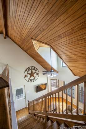 Building Photo - 542 Lonesome-