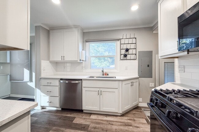 Building Photo - Remodeled 3-Bedrom Richland Alphabet Home ...