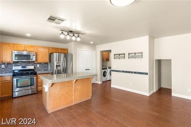 Building Photo - 3916 Varallo St