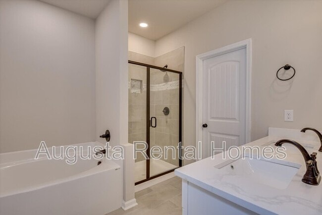 Building Photo - 1220 Jessie Way