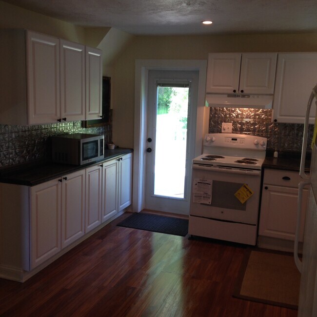 Building Photo - 5 Six Hundred Rd