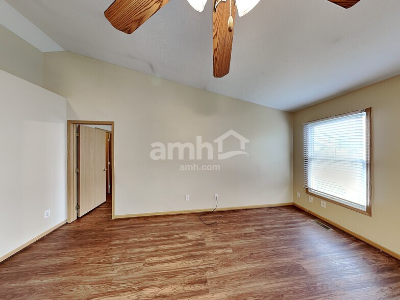 Building Photo - 1833 Kathiwade Dr