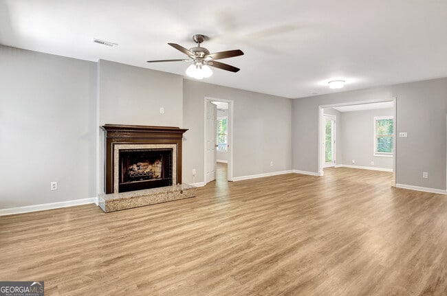 Building Photo - 338 Summer Pl