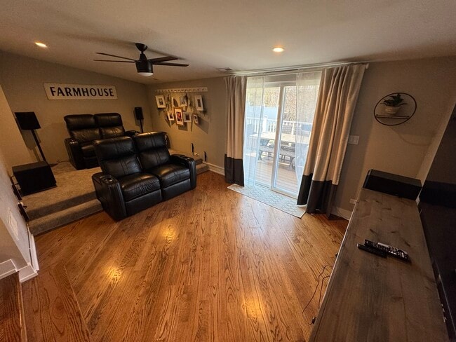 Building Photo - 2 W Ridge Ave