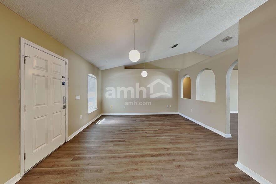 Building Photo - 147 Timbercreek Pines Cir