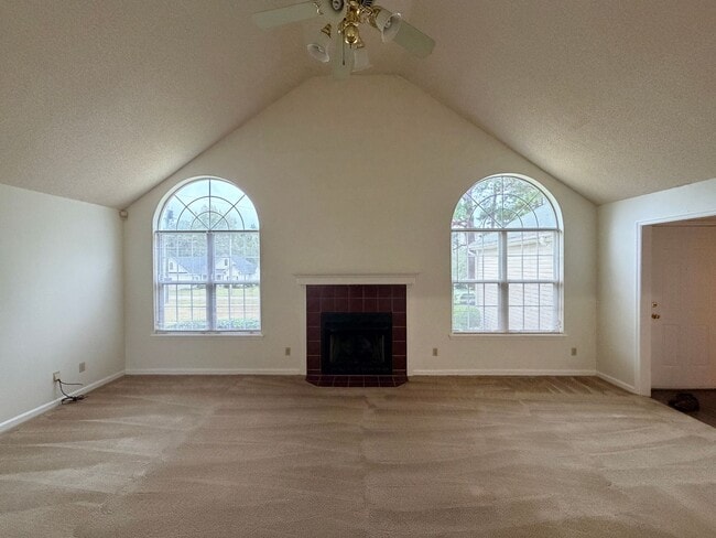 Building Photo - 3 Bedroom/2 Bath home in North Lake Subdiv...