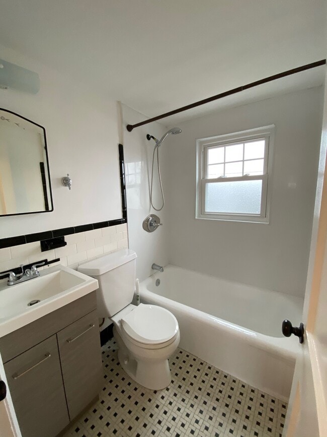 Building Photo - 22 Main St