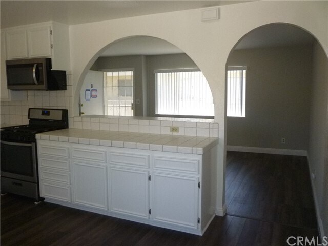 Building Photo - 15910 Harvard Blvd