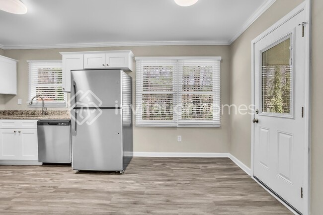 Building Photo - 3054 Cottonwood Dr Se