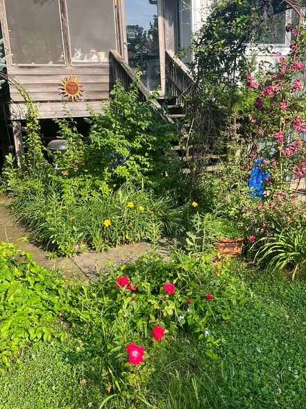 Building Photo - 200 Arrowhead Dr