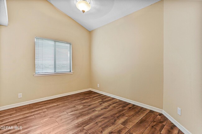 Building Photo - 7229 Golden Hawk Dr