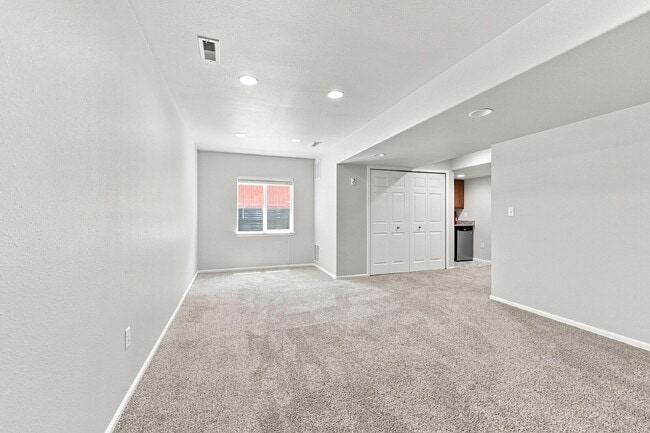 Building Photo - $2,845.95, 6-bed, 3.5-bath located in Colorado Springs with a fenced backyard.