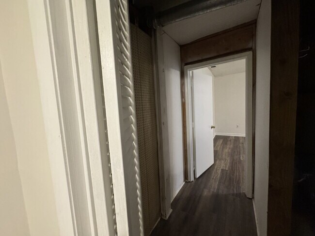 Building Photo - 2 bedroom 1 bathroom in Fair Play