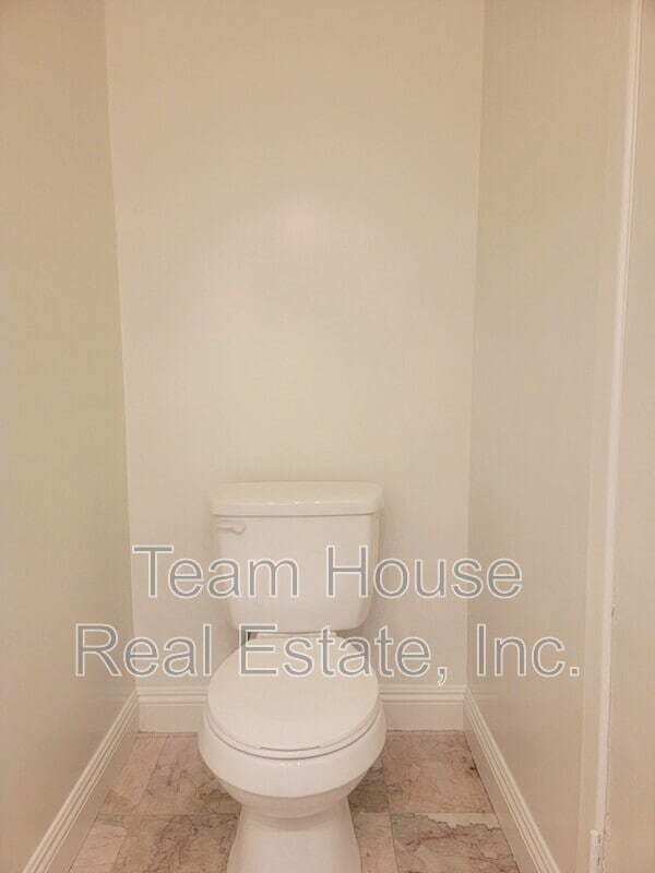 Building Photo - 23423 Vía Boscana