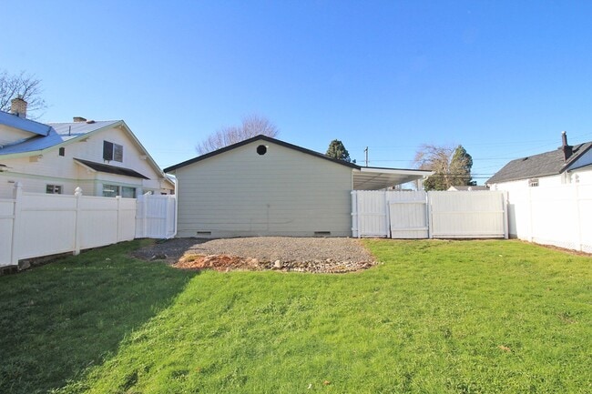 Building Photo - 4736 SE 99th Ave