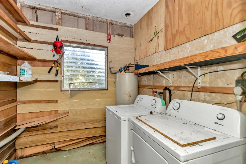 Building Photo - 1031 NE 39th Ct