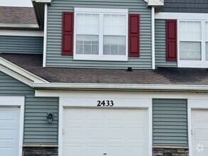 Building Photo - 2433 Golf Ridge Cir