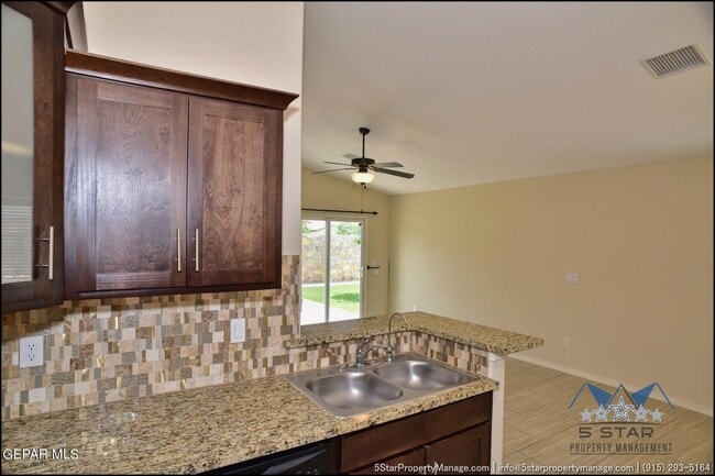Building Photo - 14920 Tim Hardaway