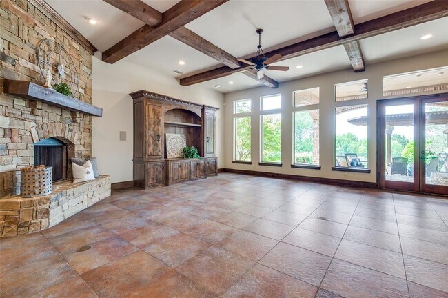 Building Photo - 2613 Round Table Blvd
