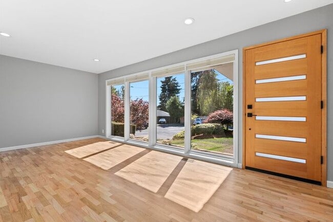 Building Photo - Freshly Updated West Seattle Rambler w/ Ai...