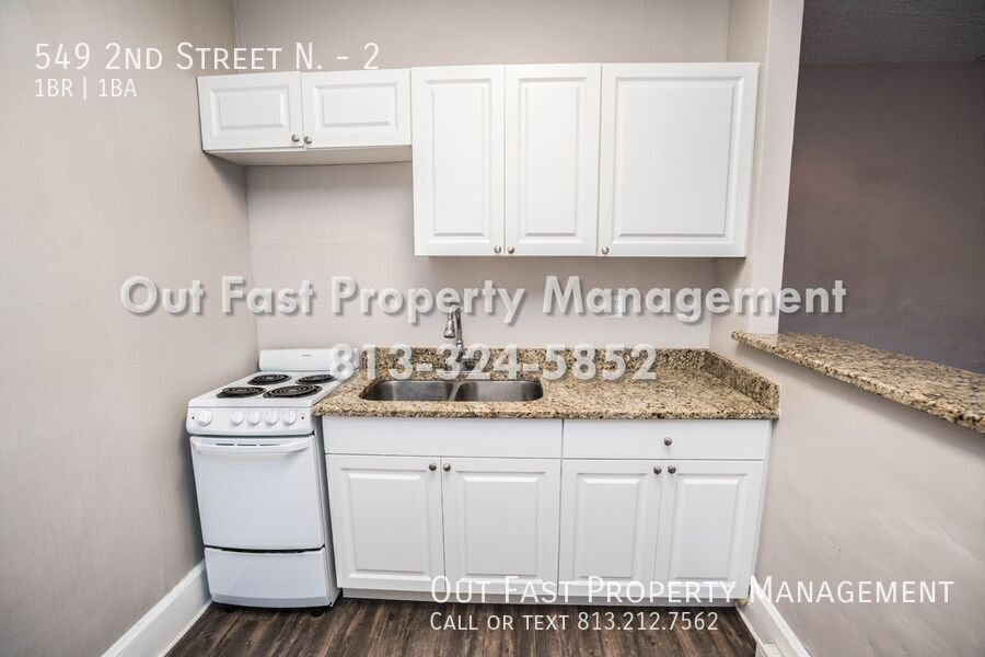 Building Photo - 549 2nd St N