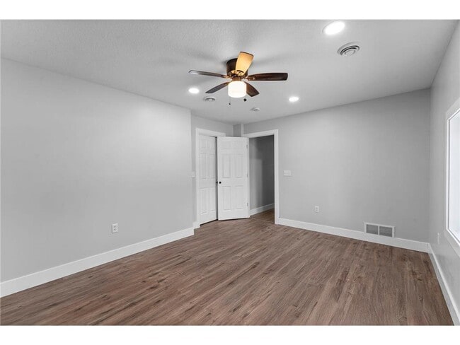 Building Photo - 1768 US-8