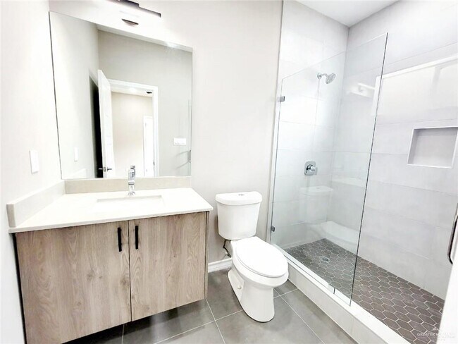 Building Photo - 12 Frio Ave