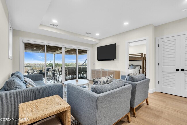 Building Photo - 3580 Ocean Terrace