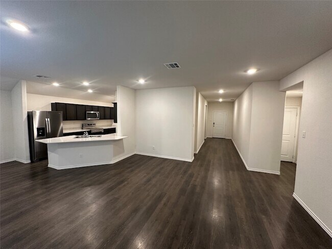 Building Photo - 2208 San Jacinto Wy