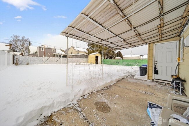 Building Photo - 80 Poplar St